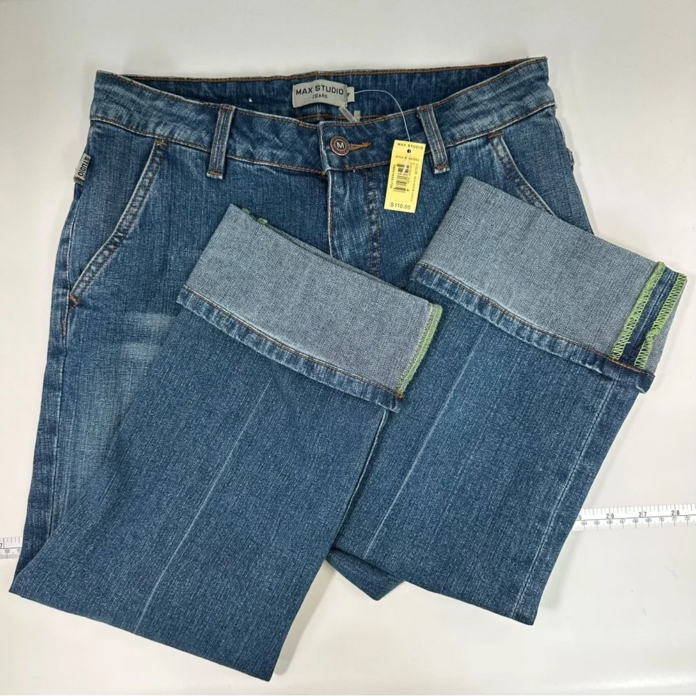 MAX STUDIO Capris Jeans Size 4 Cuffed 4 Pockets cropped New
